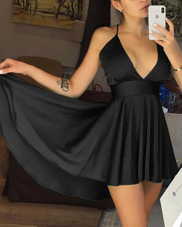 Halter Plunge Pleated Irregular Party Dress Halter Plunge Pleated Irregular Party Dress
