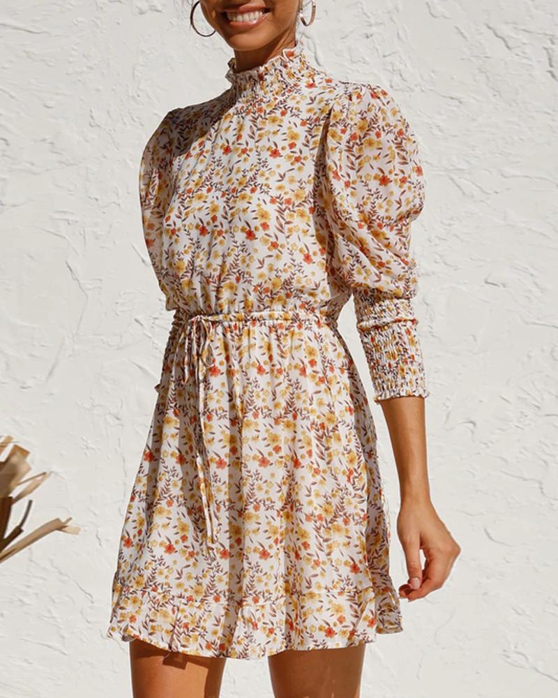 

Floral Bubble Sleeve Loose Skinny Waist Dress, Apricot