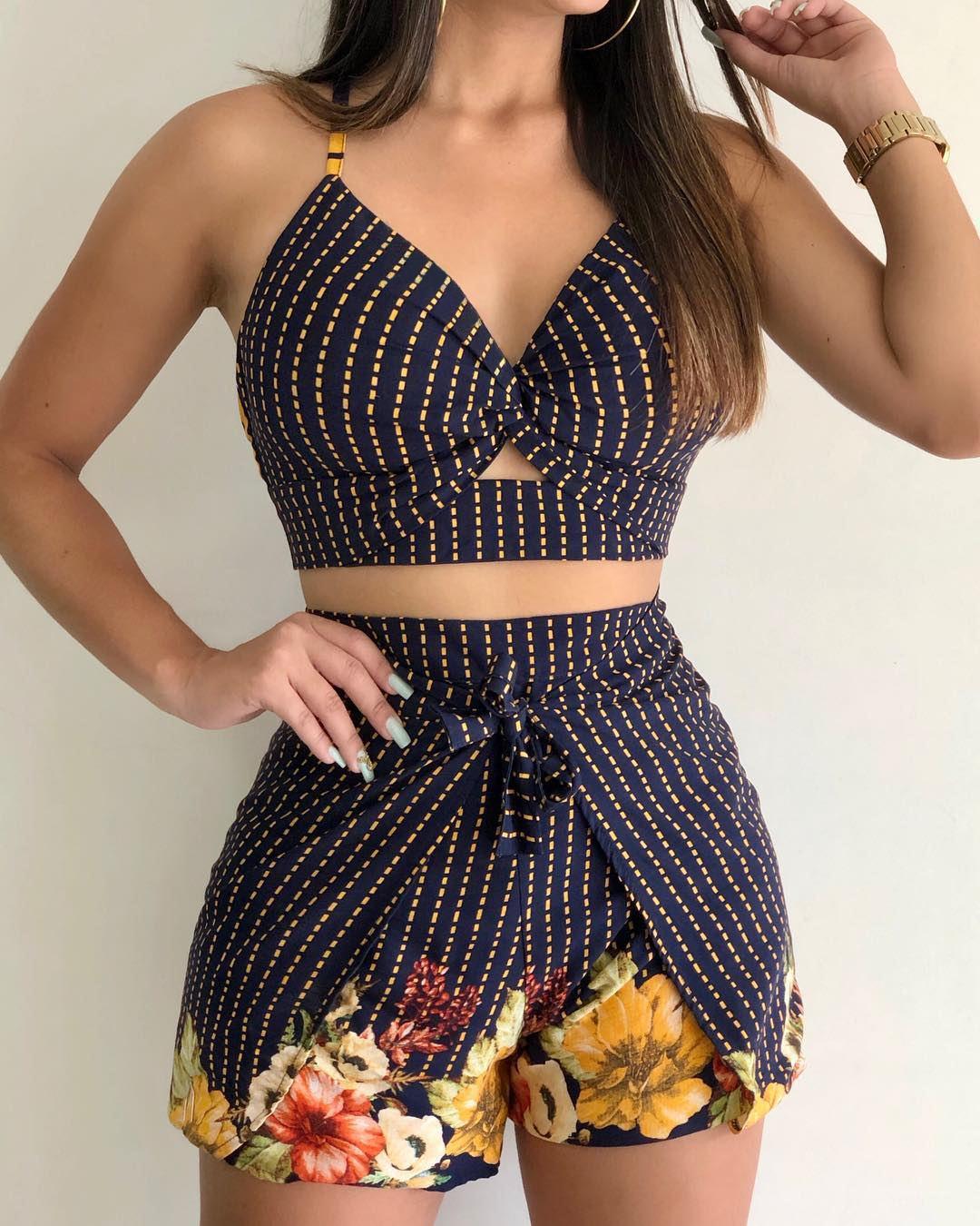 

Striped & Floral Twisted Detail Top & Short Set, Purplish blue