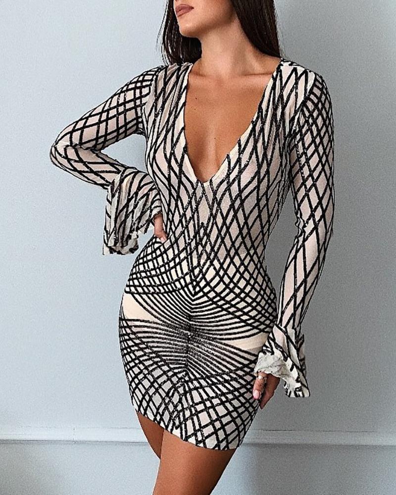 

Plunge Grid Bell Cuff Sequins Bodycon Dress