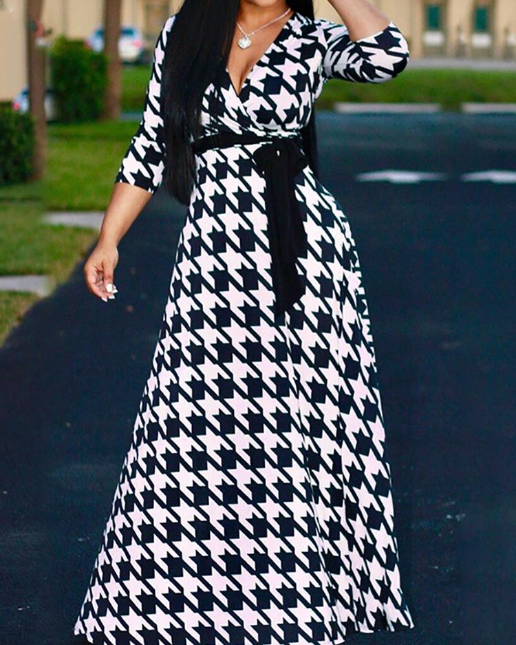 

Plus Size Houndtooth Printed Belted Maxi Dress, Black