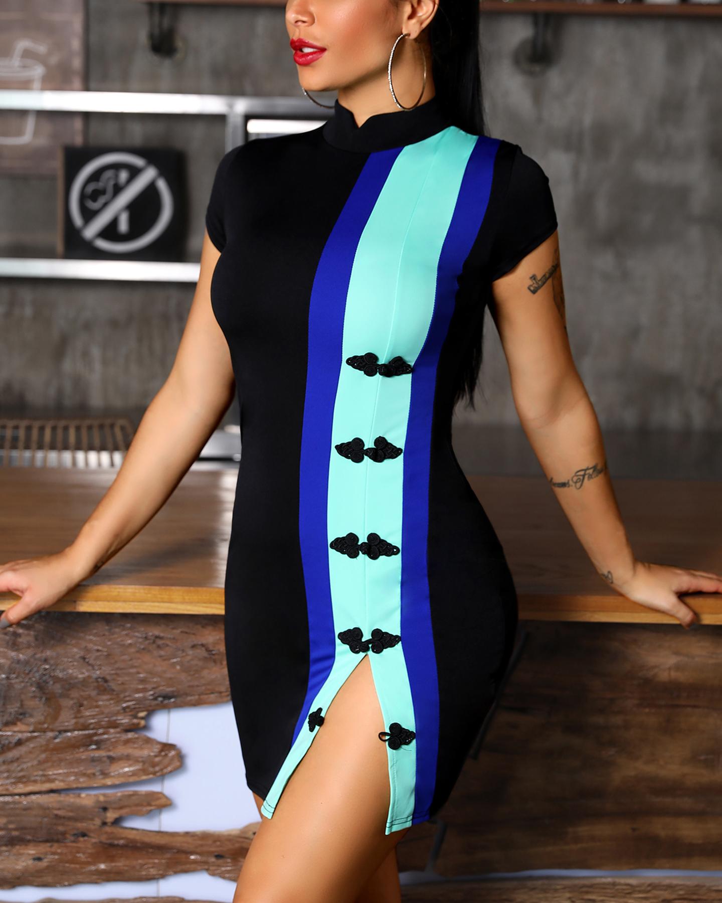 

Contrast Color Splicing Frog Design Slit Dress, Green