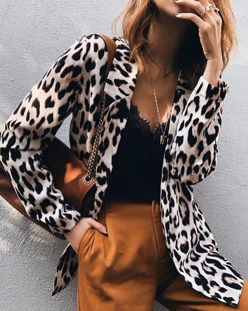

Abstract Leopard Print Notched Collar Blazer