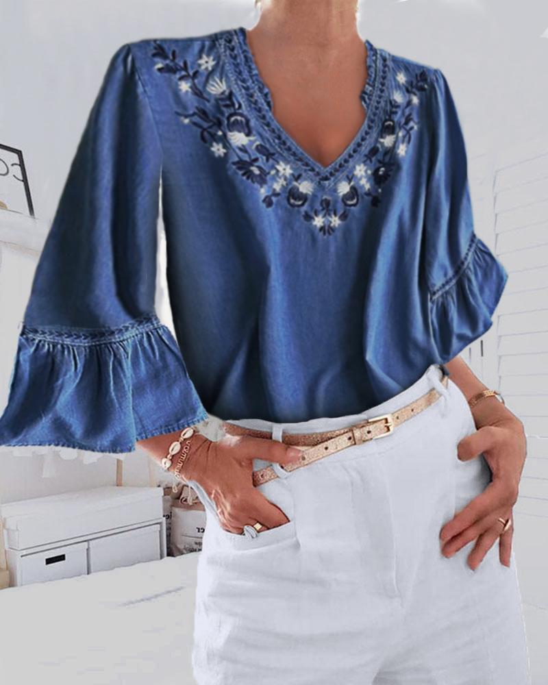 

Denim Bell Sleeve Floral Embroidery Blouse, Dark blue