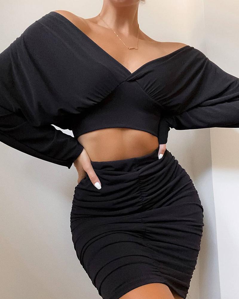 

Long Sleeve Crop Top & High Waist Ruched Skirt Set, Black