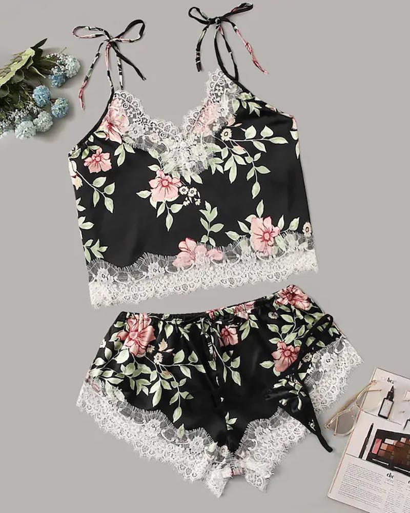 

Floral Print Eyelash Lace Trim Satin Cami Set, Black