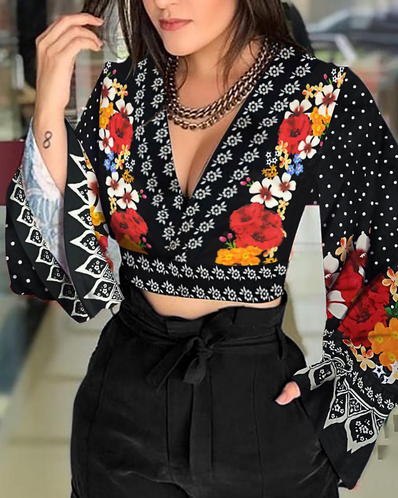 

Plunge Botanical Print Tie Back Casual Blouse, Multicolor