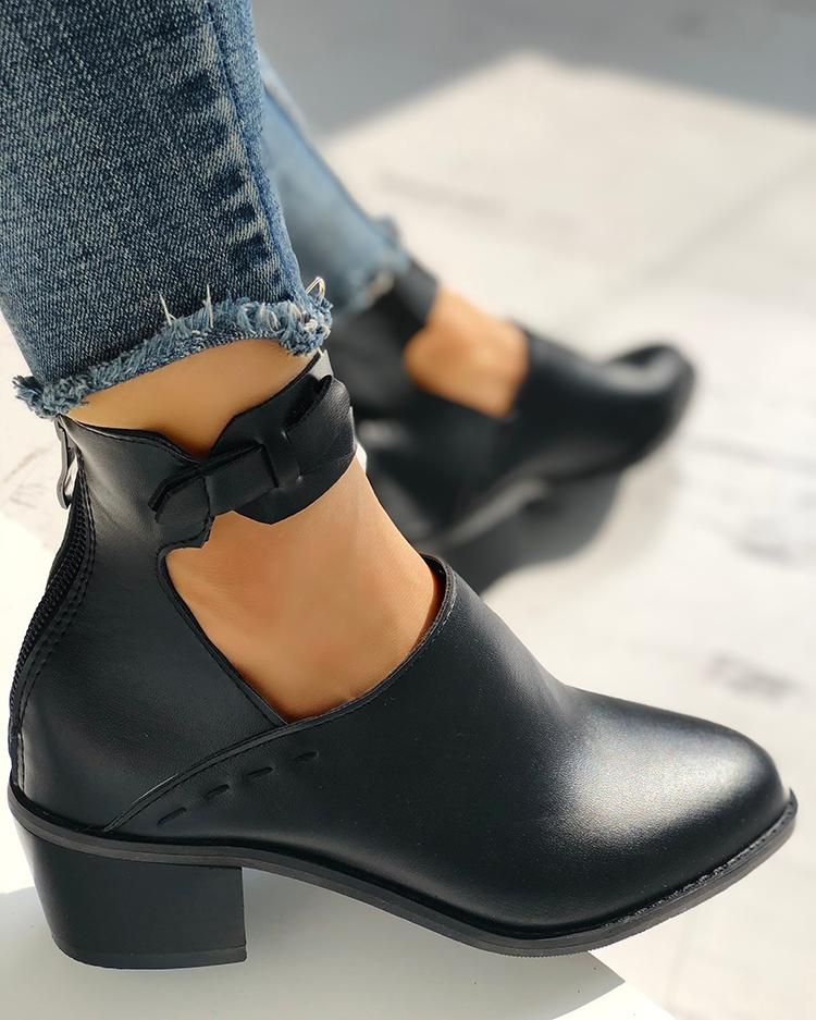 

Ankle Strap Cut Out Pointed Toe Boots, Black
