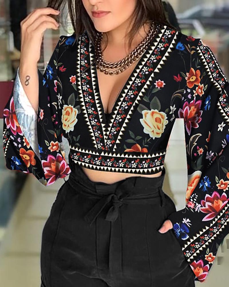 

Floral Print Bell Sleeve Cutout Back Blouse, Multicolor