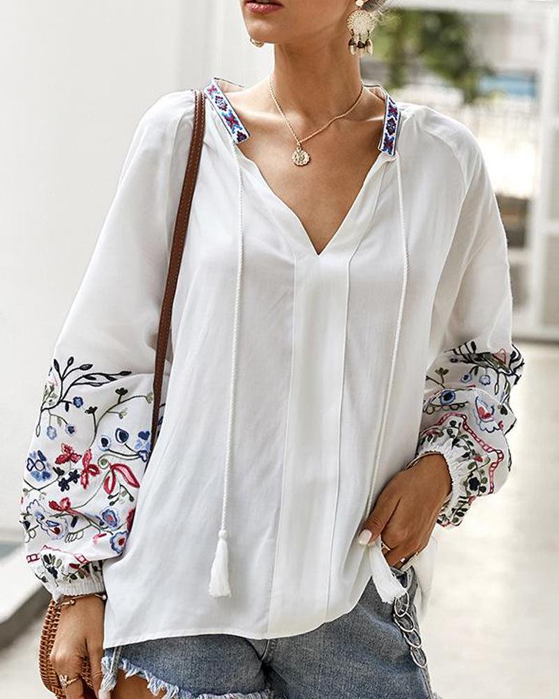 

Floral Embroidery V Neck Top, White