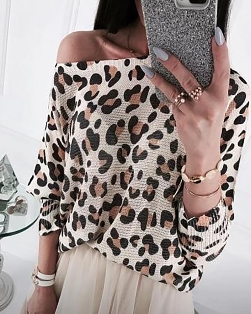 

Random Leopard Print Casual Sweater