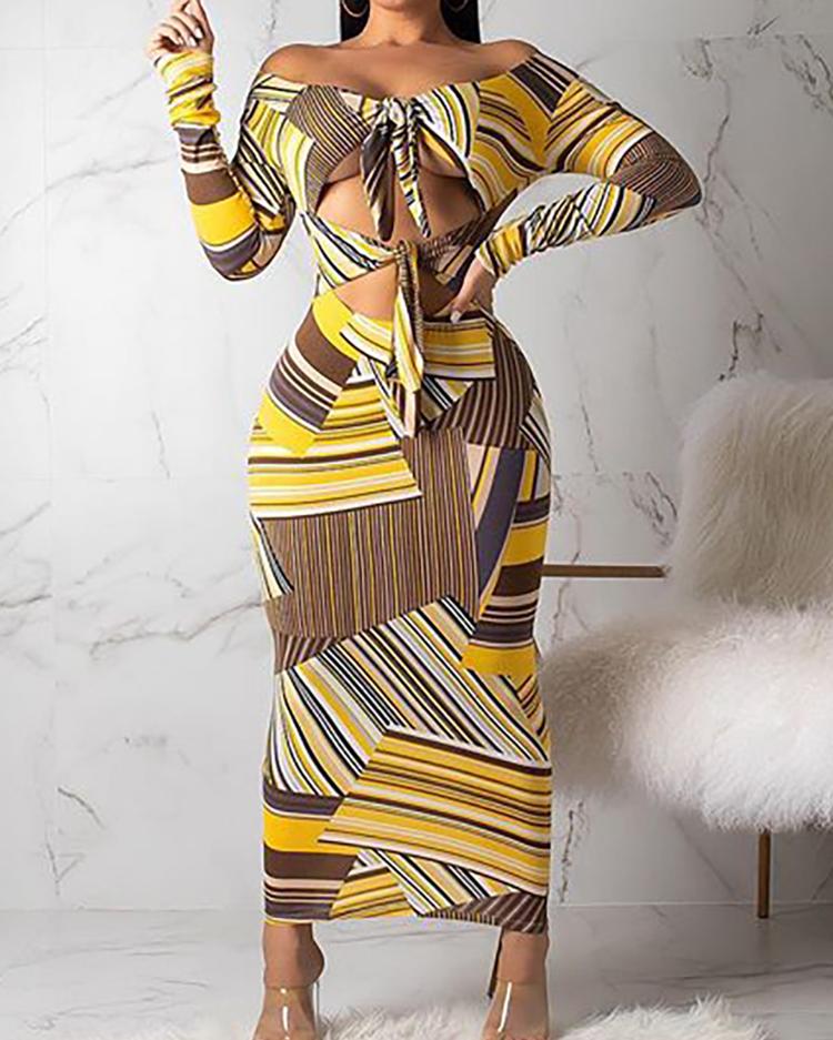 

Random Stripes Knot Cut Out Bodycon Dress