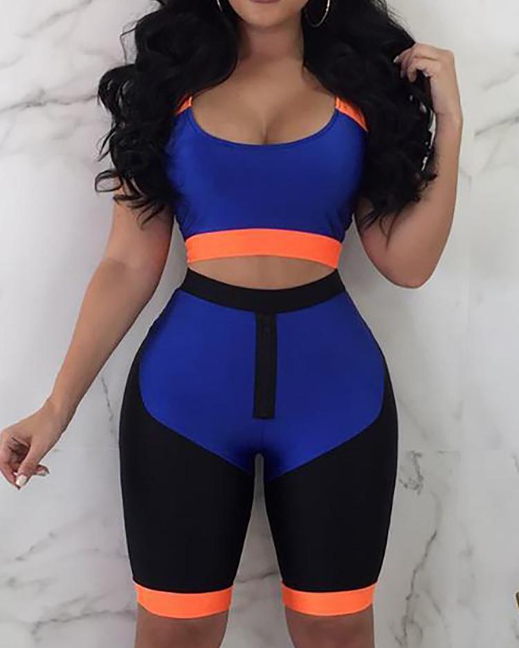 

Contrast Color Crop Top & Shorts Set