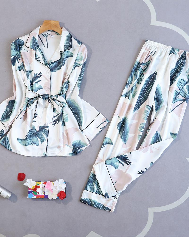 

Long Sleeve Floral Print Bottoned Pajamas Set, White