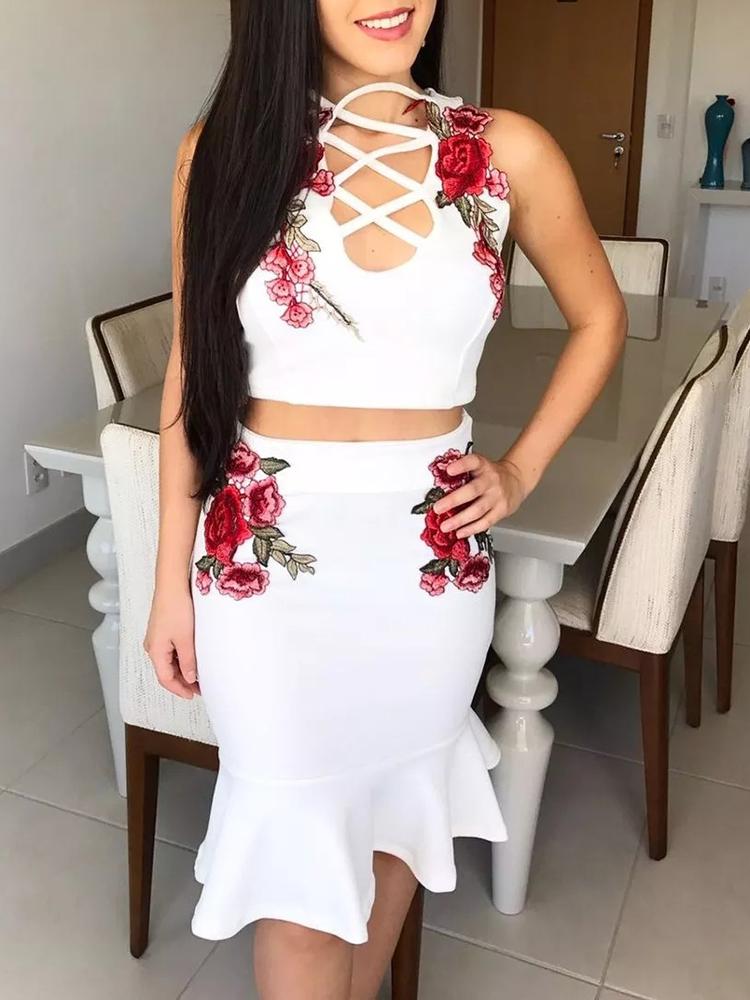 

Frills Flower Embroidery Lace Up Cropped Two-Pieces Dress, Pink;white;black