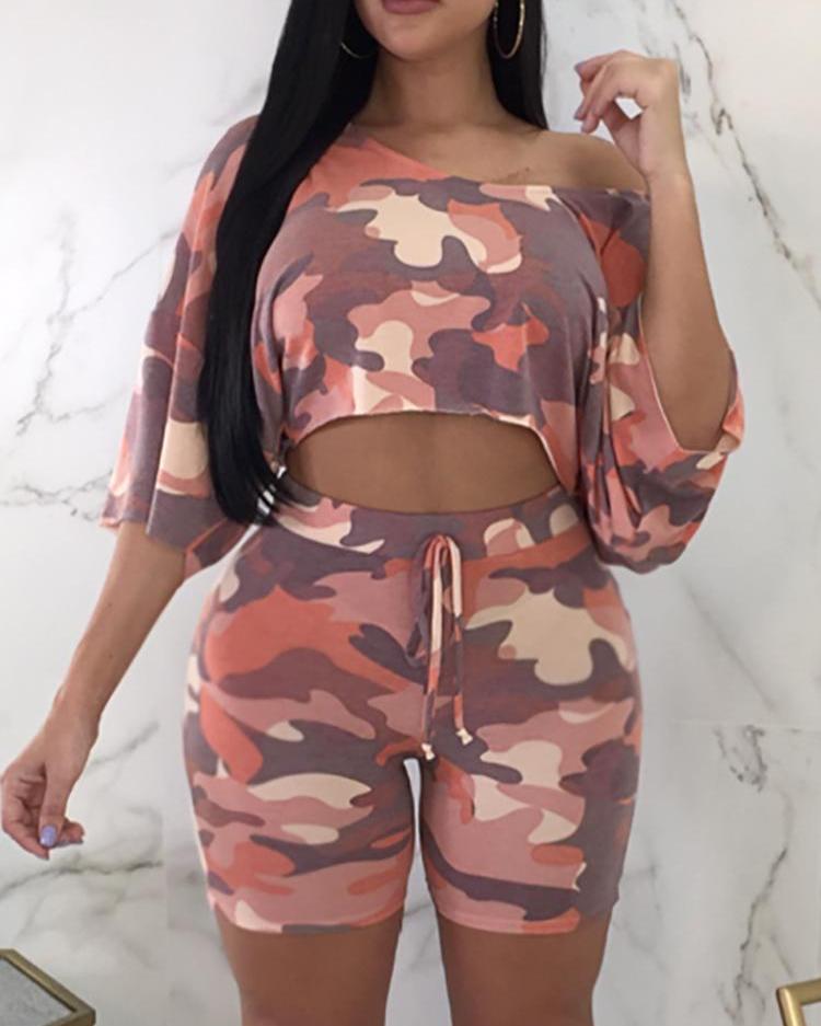 

Camo Print Cropped Top /w Shorts Tracksuits, Pink