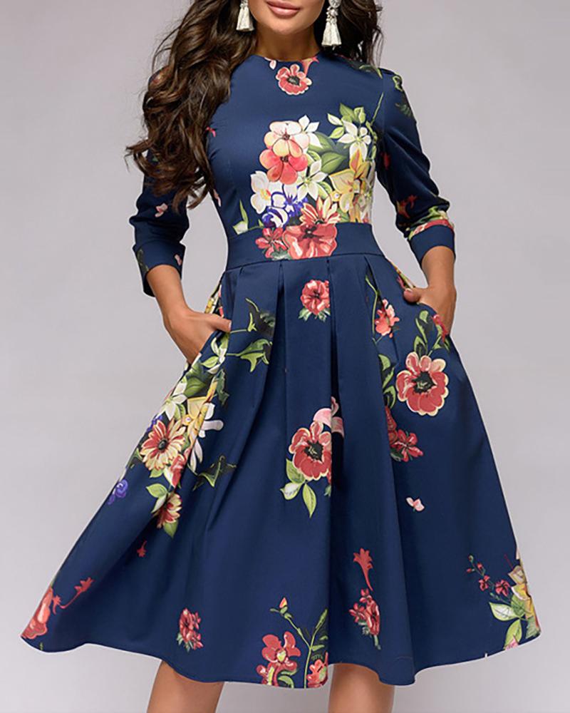 

Round Neck Floral Print Ruched Dress, Blue