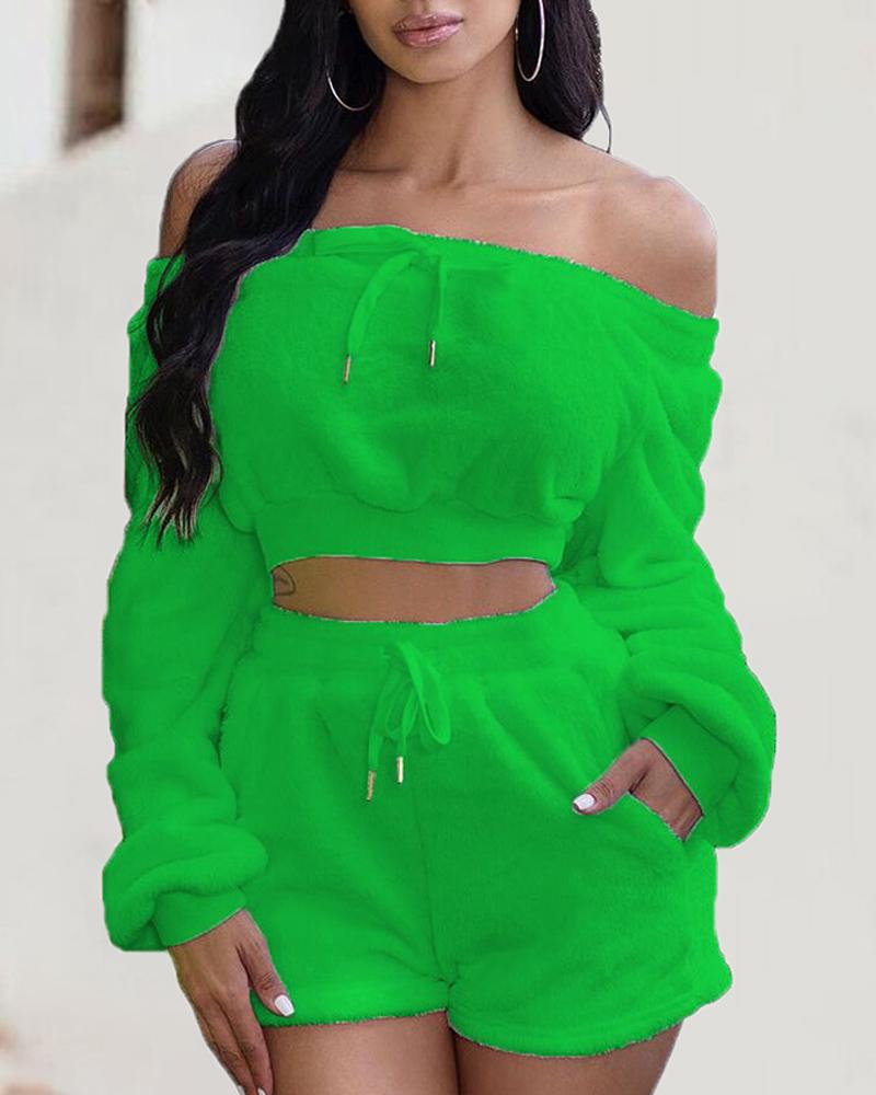 

Off Shoulder Drawstring Fluffy Crop Top & Shorts Sets, Green