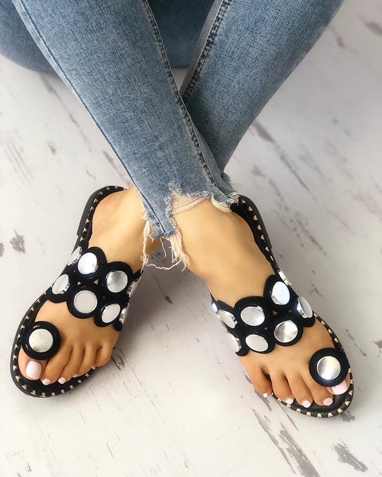 

Button Decorated Toe Ring Flat Sandals, Black