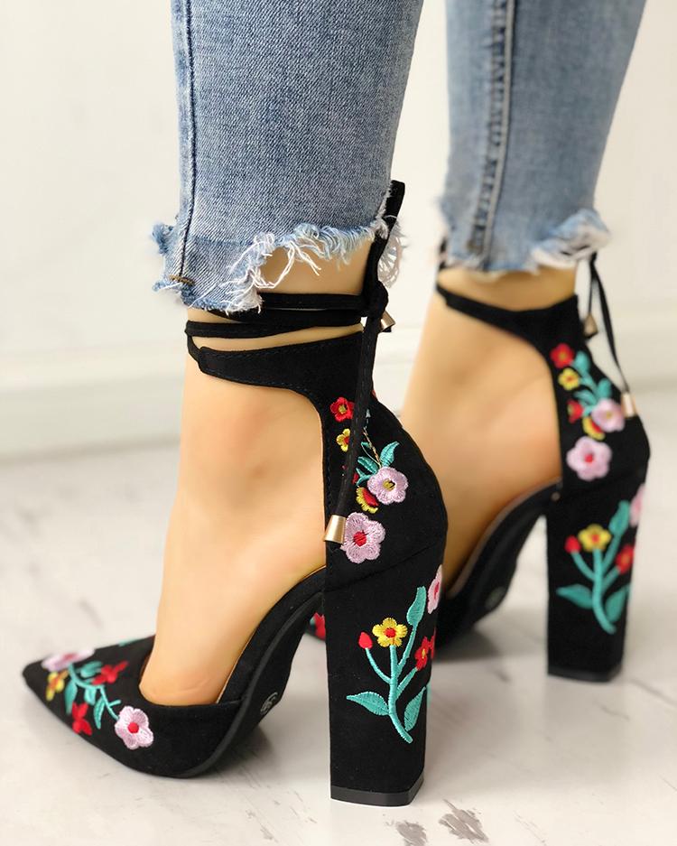 

Floral Embroidered Pointed Toe Chunky Heeled Sandals, Black