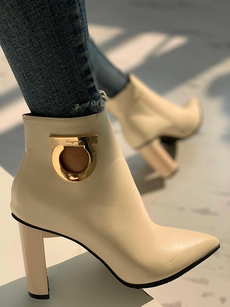 

Pointed Toe Metal Detail Chunky Heeled Boots
