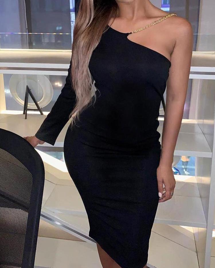 

Chains Embellished One Sleeve Party Dress