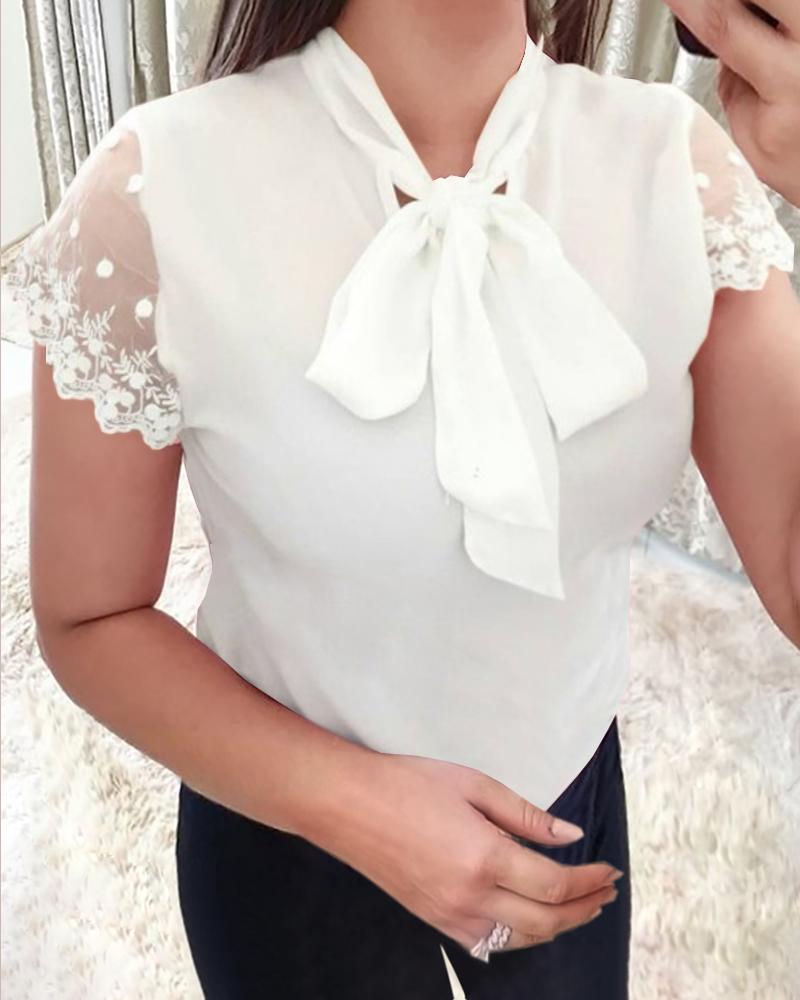 

Lace Stitching Short Sleeved Chiffon Shirt
