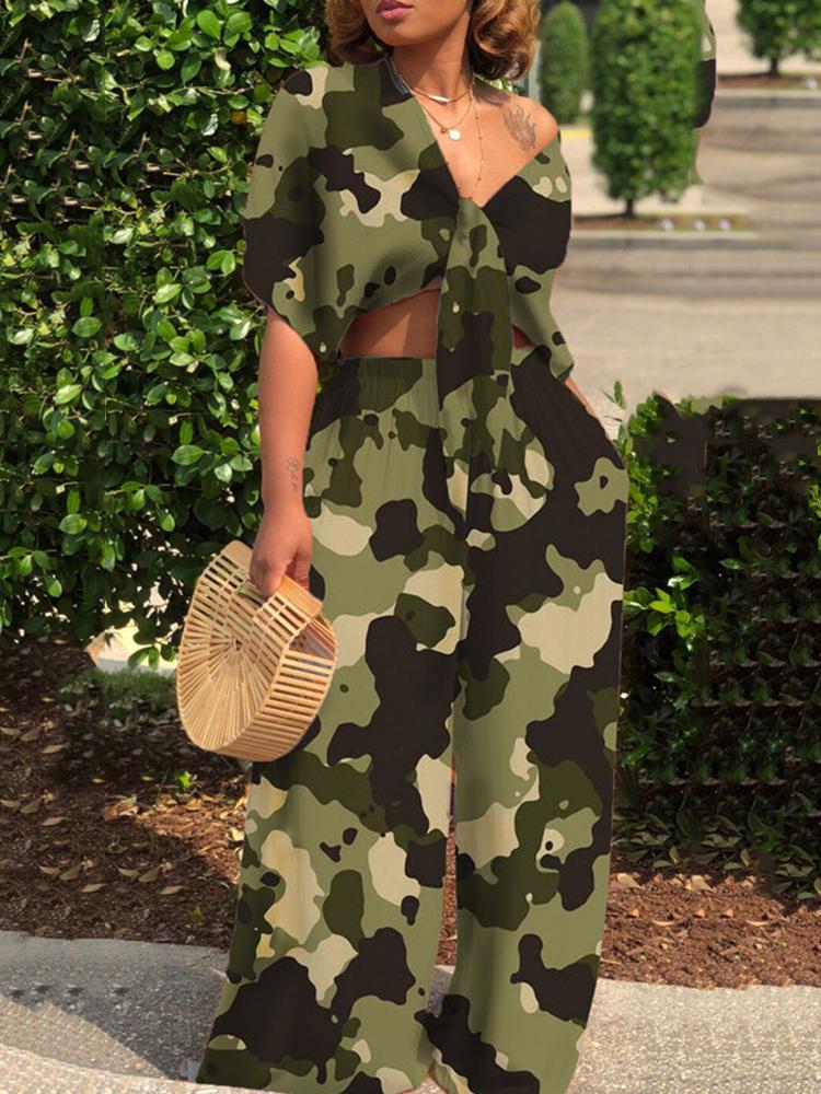 

Camo Print Knotted Crop Top And Pants Sets