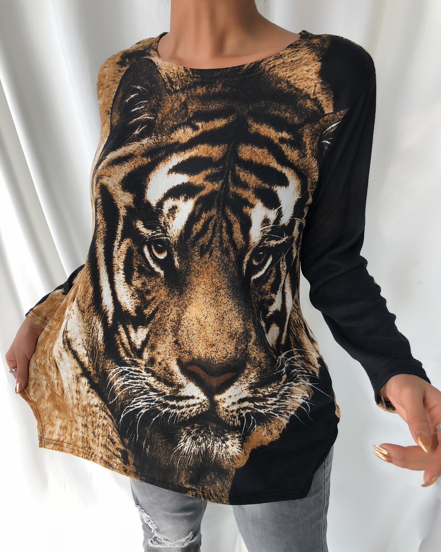 

Tiger Print Side Slit Long Sleeve Sweatshirt, Black