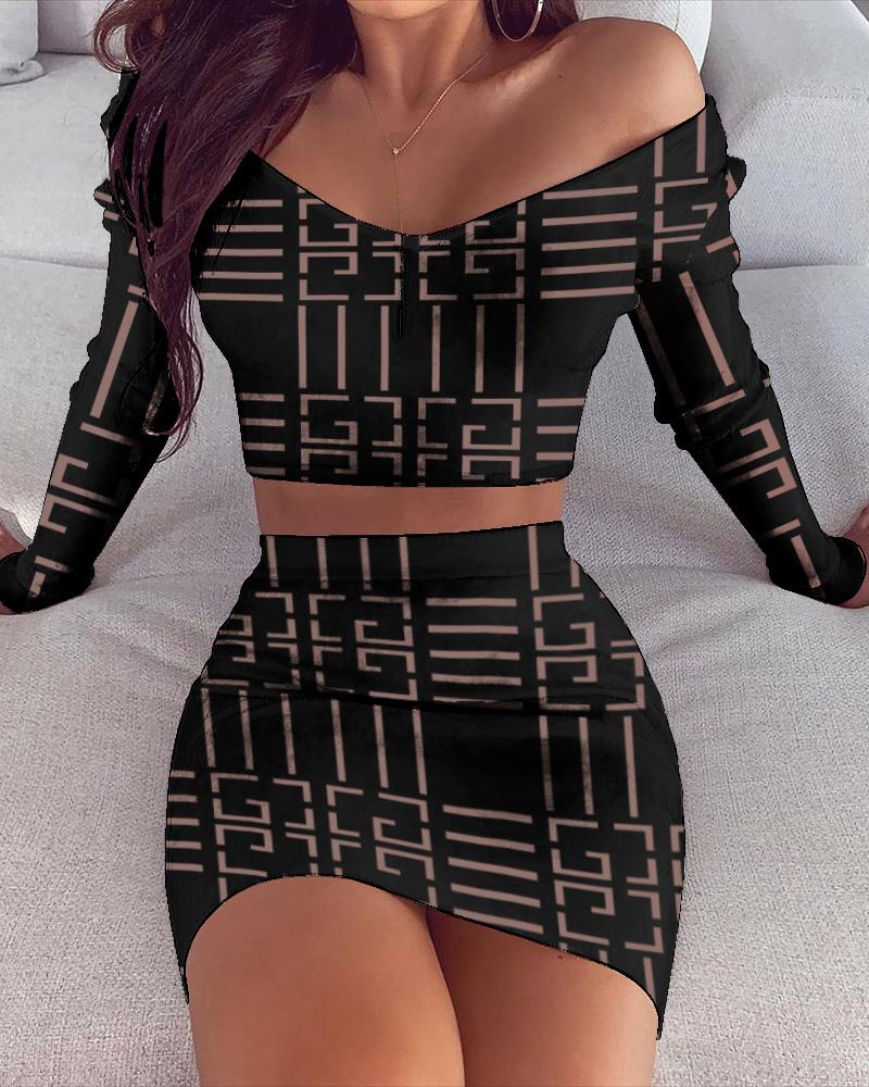 

All Over Print Long Sleeve Crop Top & High Waist Skirt Set, Black