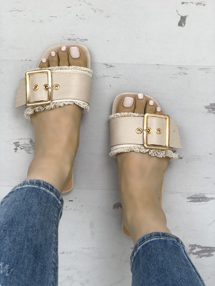 

Trendy Belted Buckle Open Toe Flat Sandals