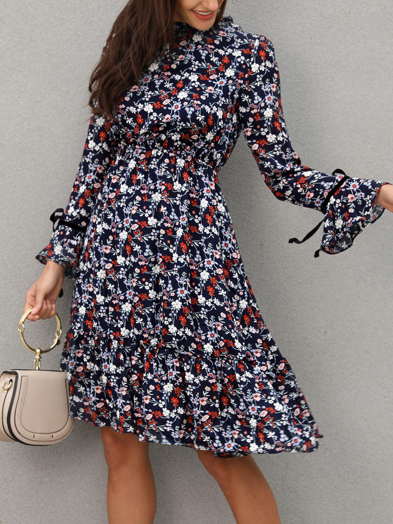 

Floral Print Tied Bell Sleeve Casual Dress