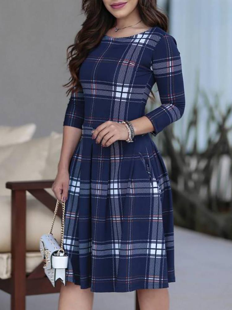 

Plaid Print Round Neck Pleated Casual Dress