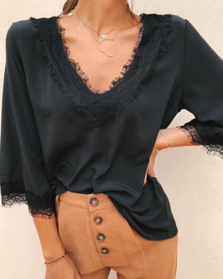 

V-Neck Eyelash Lace Splicing Blouse, Black