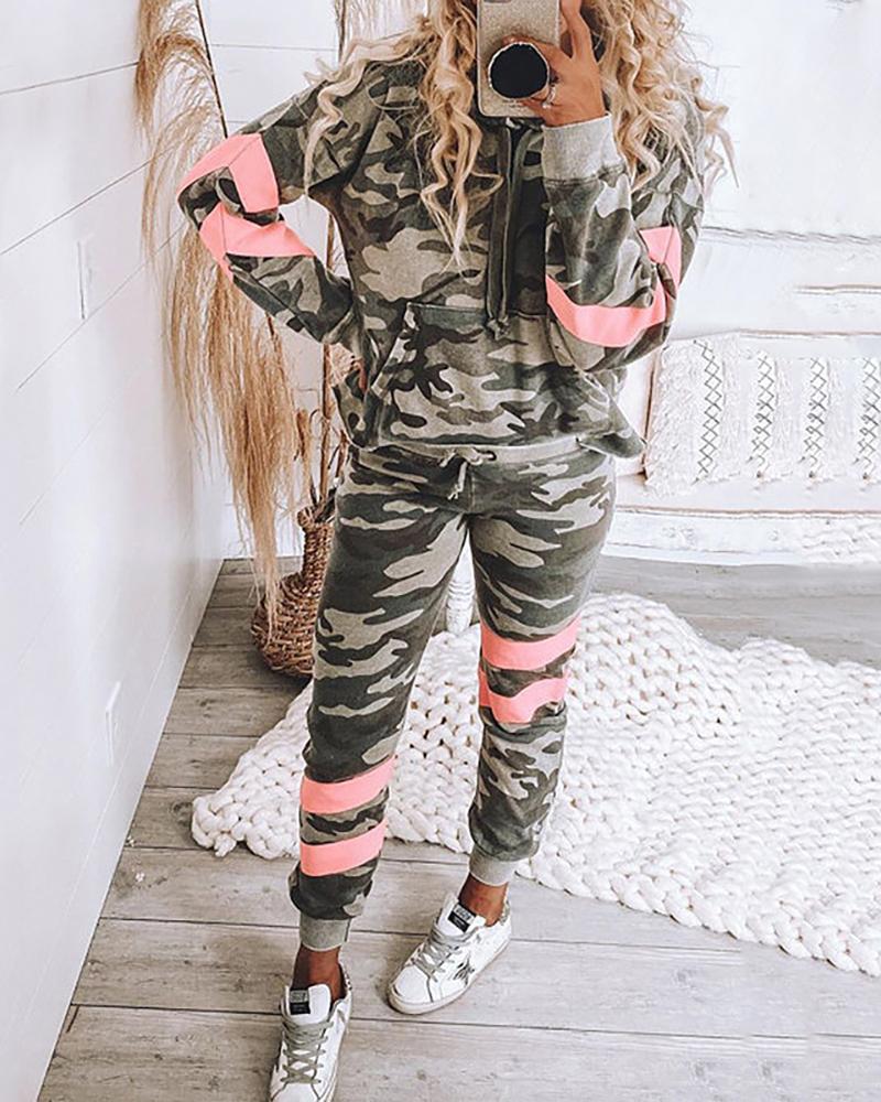 

Camouflage Pocket Front Hooded Top & Drawstring Pants Set, Army green