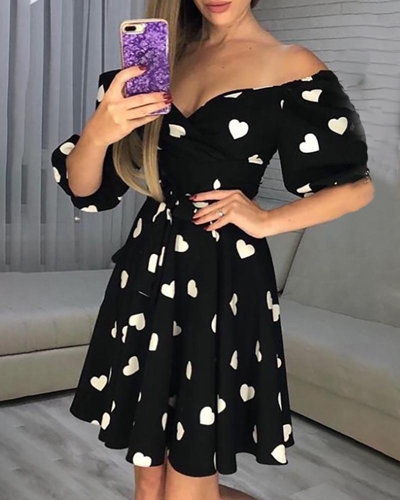 

Off Shoulder Heart Print Pleated Dress, Black