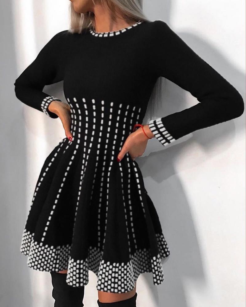 

Colorblock Long Sleeve Pleated Mini Dress, Black