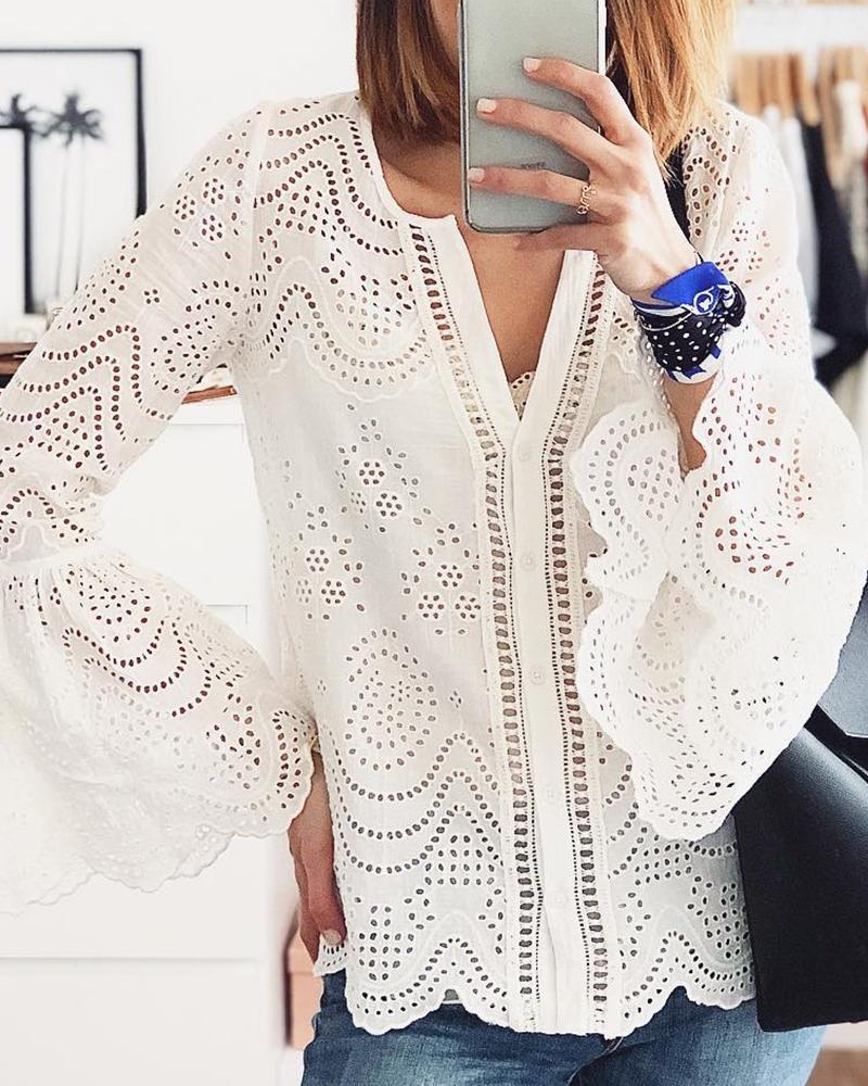 

Eyelet Embroidery Bell Cuff Blouse