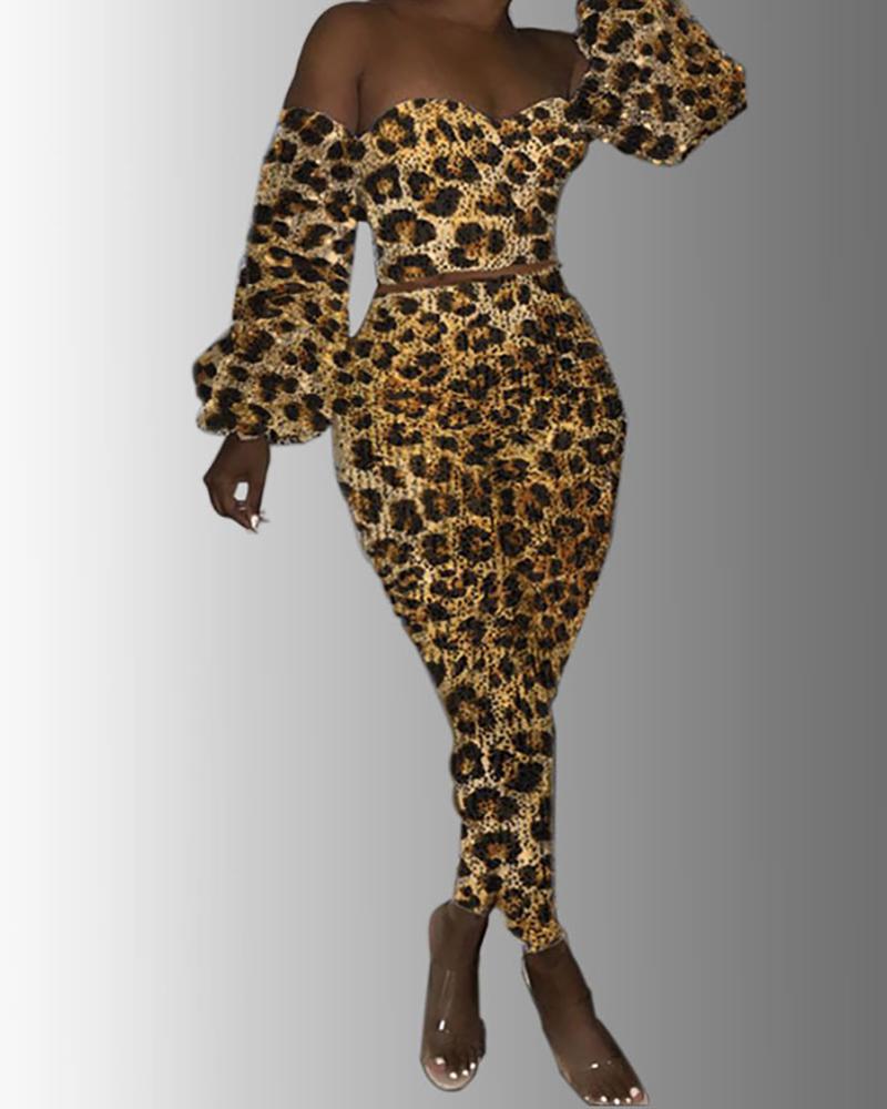 

Off Shoulder Leopard Lantern Sleeve Crop Top & Pants Sets