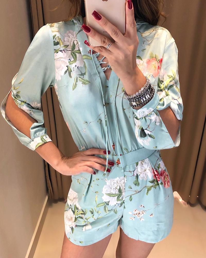 

Slit Sleeve Floral Print Lace-Up Romper