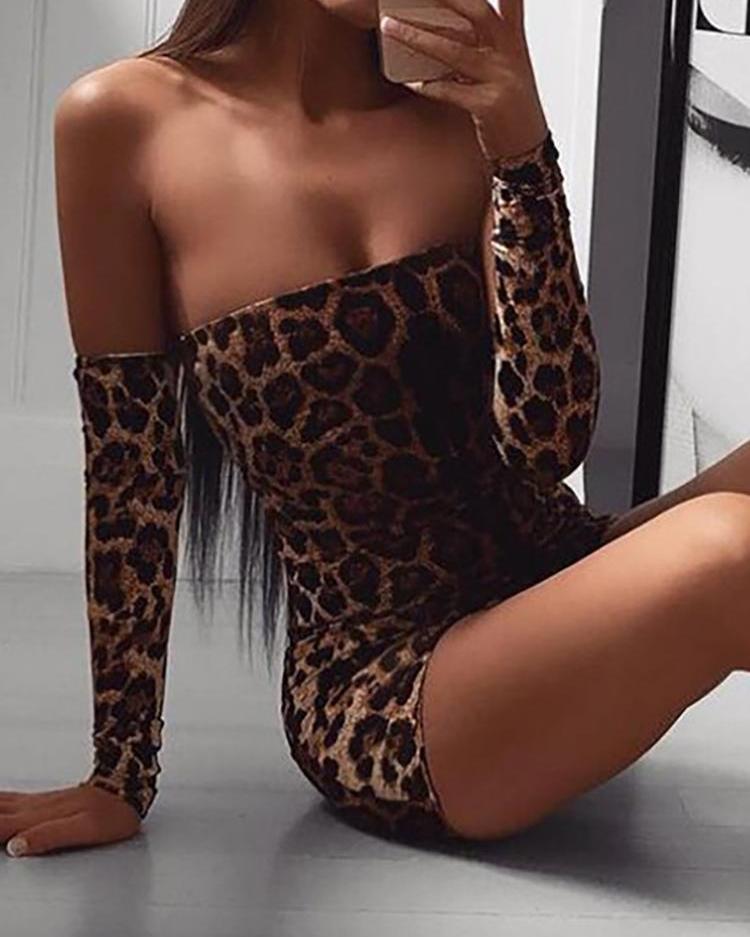 

Leopard Print Lace-Up Back Bodycon Dress