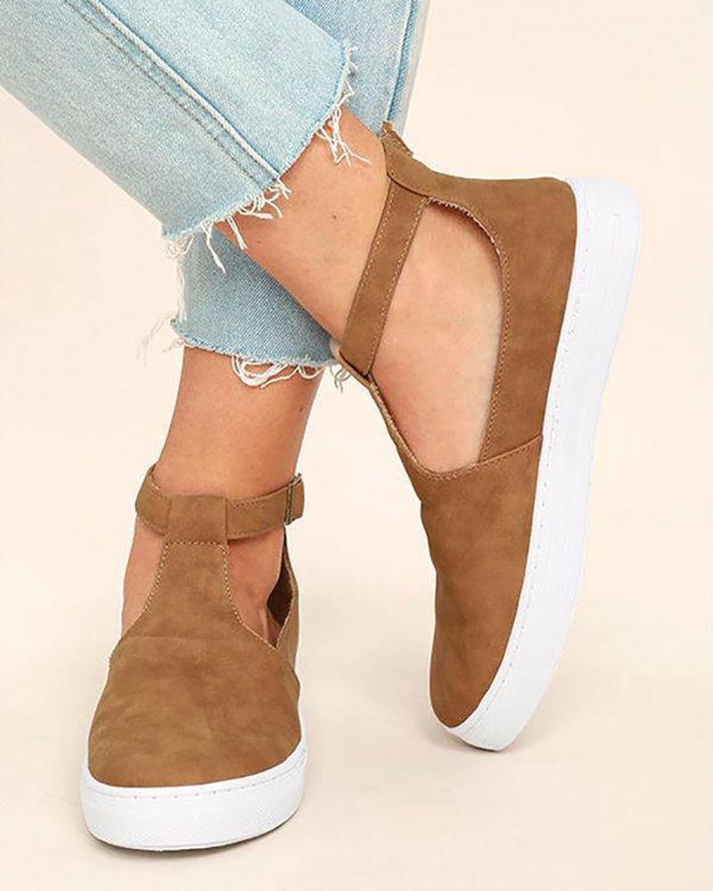 

Solid Cut Out Buckle Casual Sneakers, Yellow