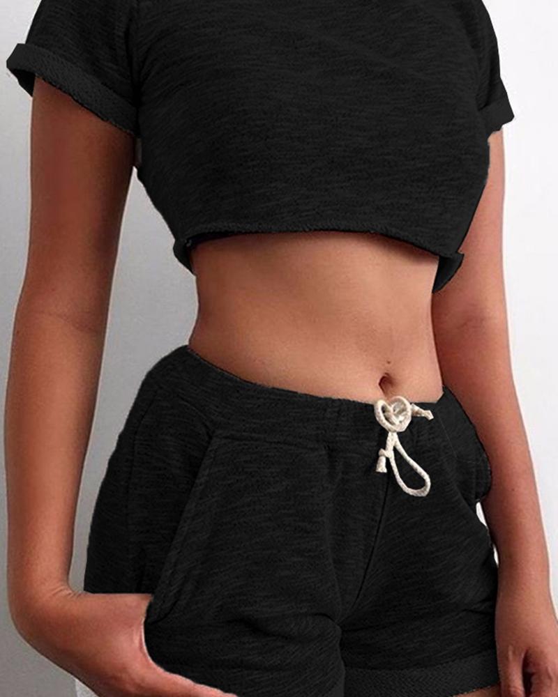 

Workout Crop Top & Shorts Set, Black