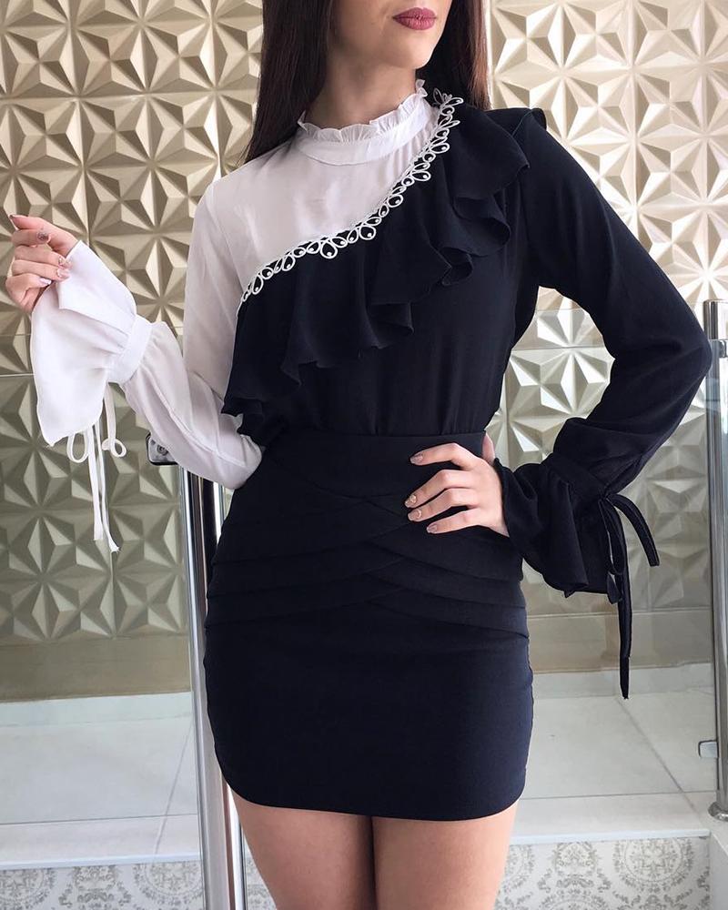 

Contrast Color Ruffles Design Casual Blouse