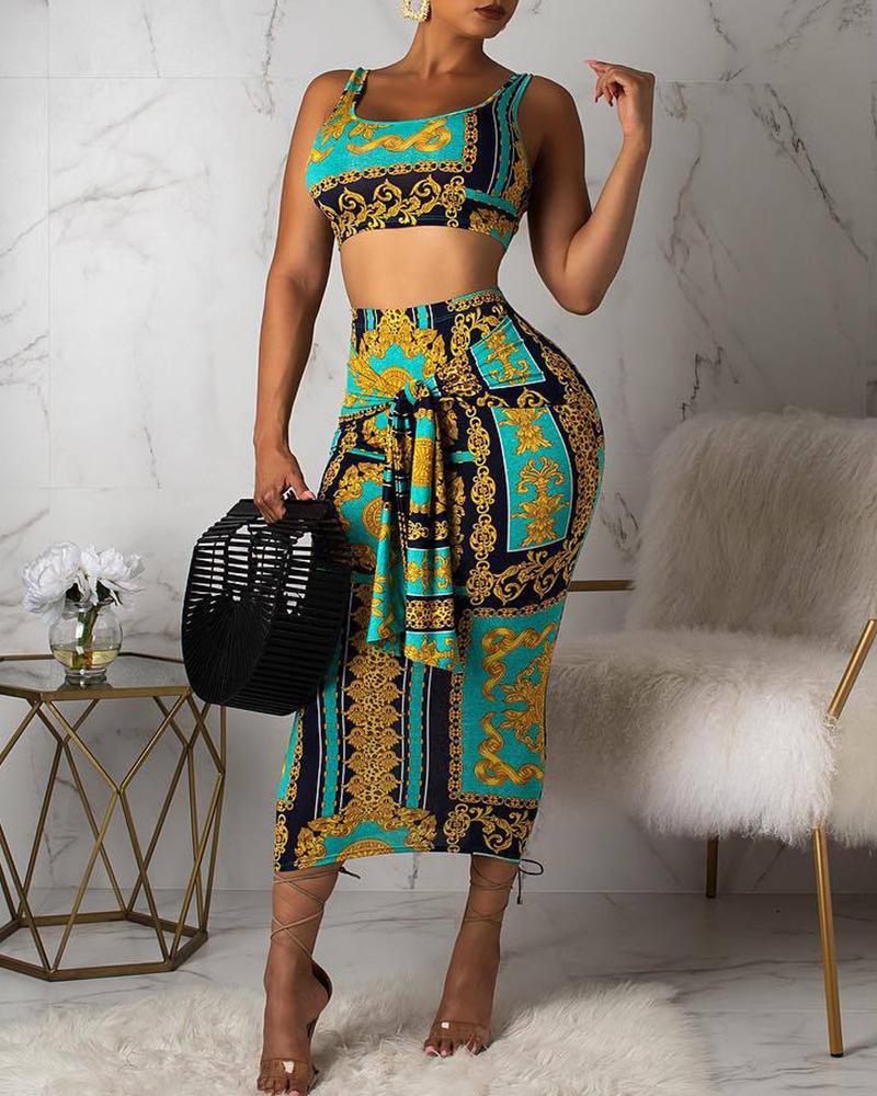 

Baroque Print Crop Top & Knot Skirt Set, Green