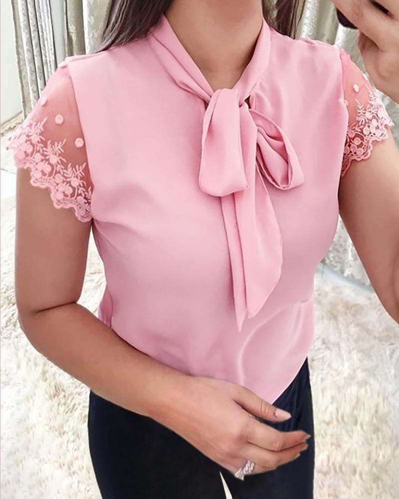 

Lace Stitching Short Sleeved Chiffon Shirt