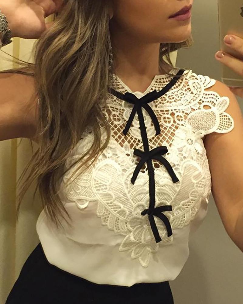 

Crochet Lace Trim Sleeveless Casual Blouse