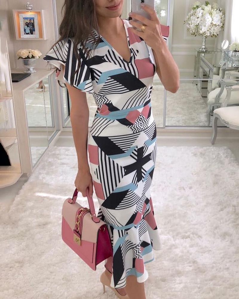 

Geo Print Flutter Sleeve Pep Hem Dress