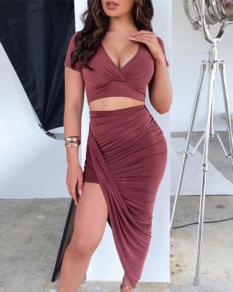 

Solid Short Sleeve Crop Top & Dip Hem Ruched Skirt Sets, Red bean