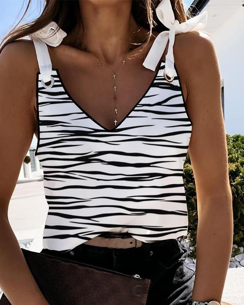 

Zebra Print V-neck Tied Detail Top, Blue